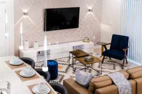 Premium 5-Bed Townhome Themed Perfect Location